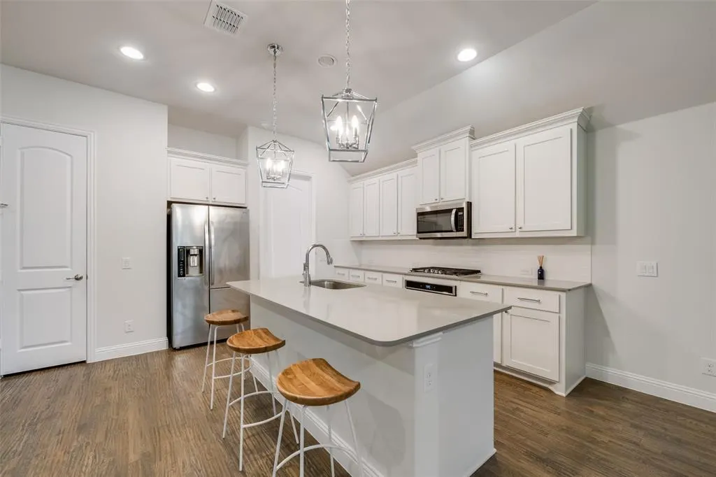 3319 Sequoia Lane