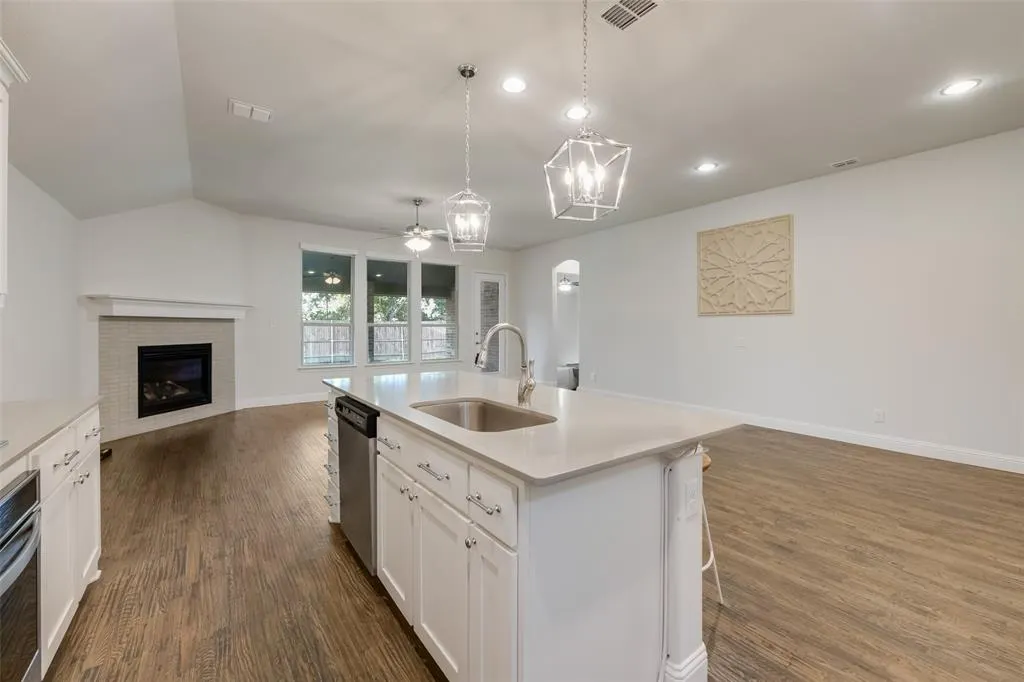 3319 Sequoia Lane