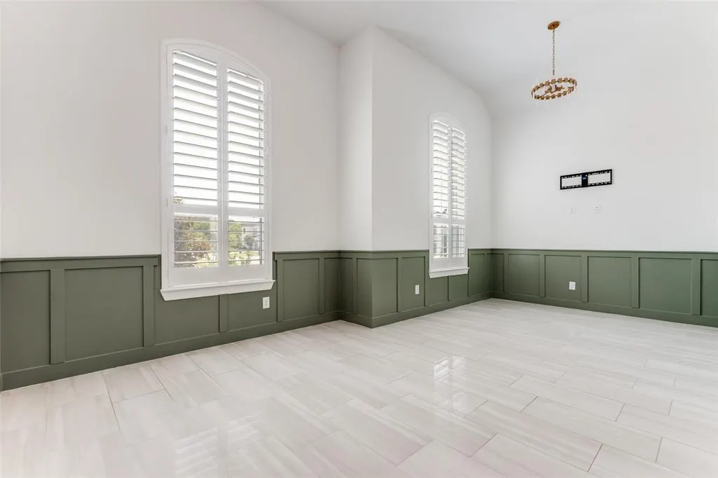 7823 Hoxie Lane
