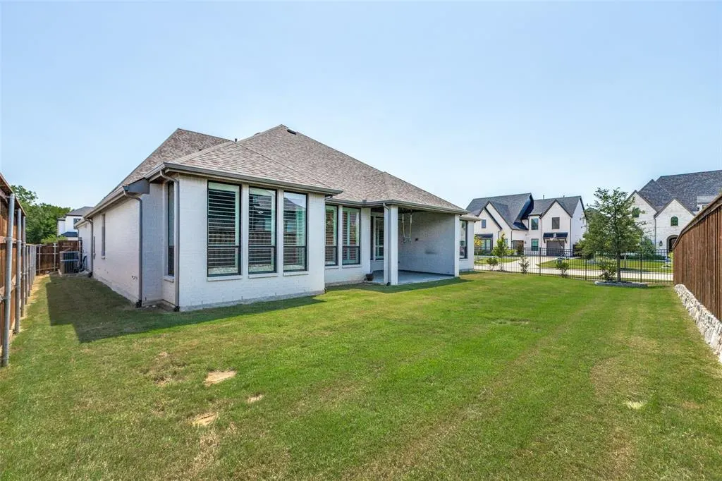 7823 Hoxie Lane