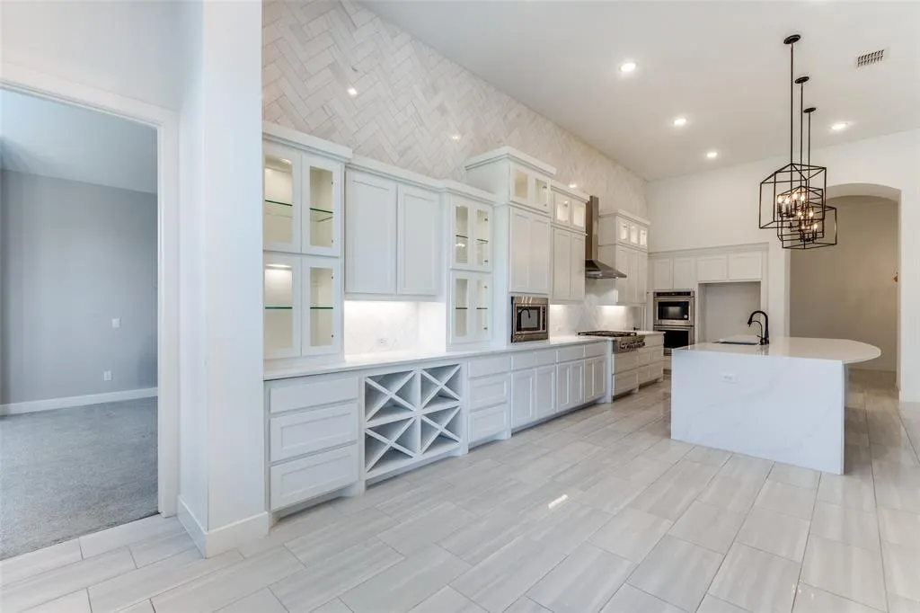 7823 Hoxie Lane