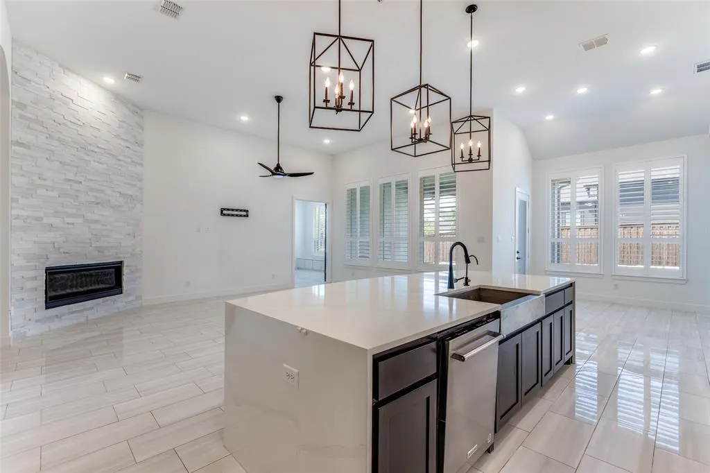 7823 Hoxie Lane