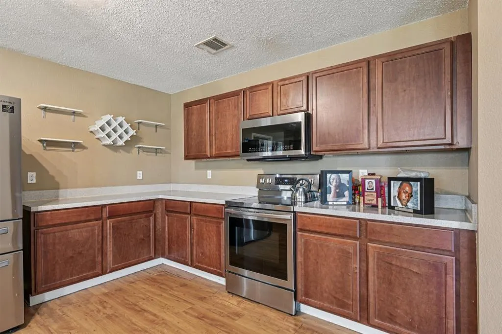 6756 Shadow Creek Drive