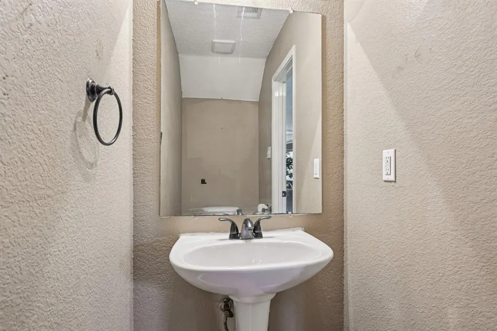 6756 Shadow Creek Drive