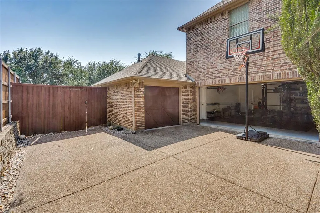 4701 Paxton Lane