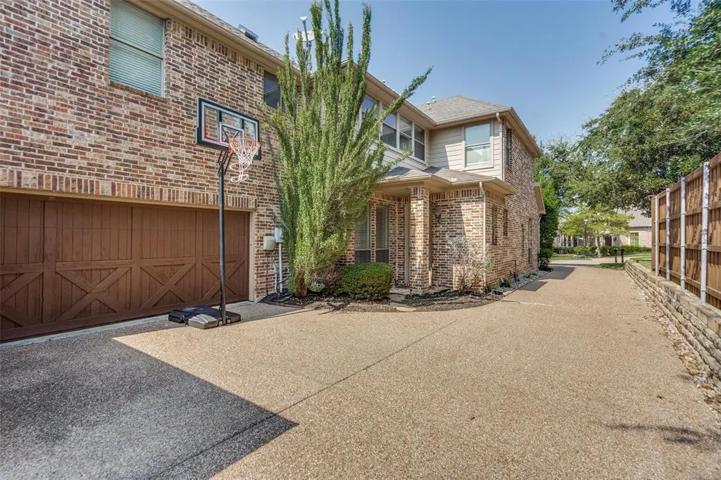 4701 Paxton Lane