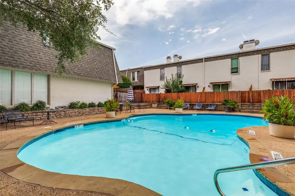 900 S Weatherred Drive, #900-L