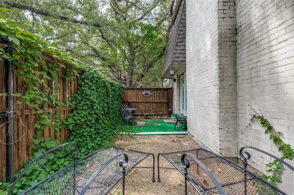 900 S Weatherred Drive, #900-L