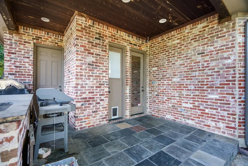 3305 Timber Glen Lane