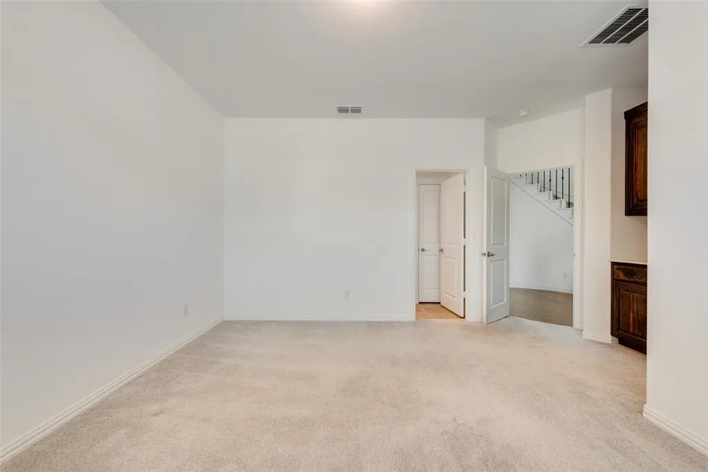 6915 Barnes Drive