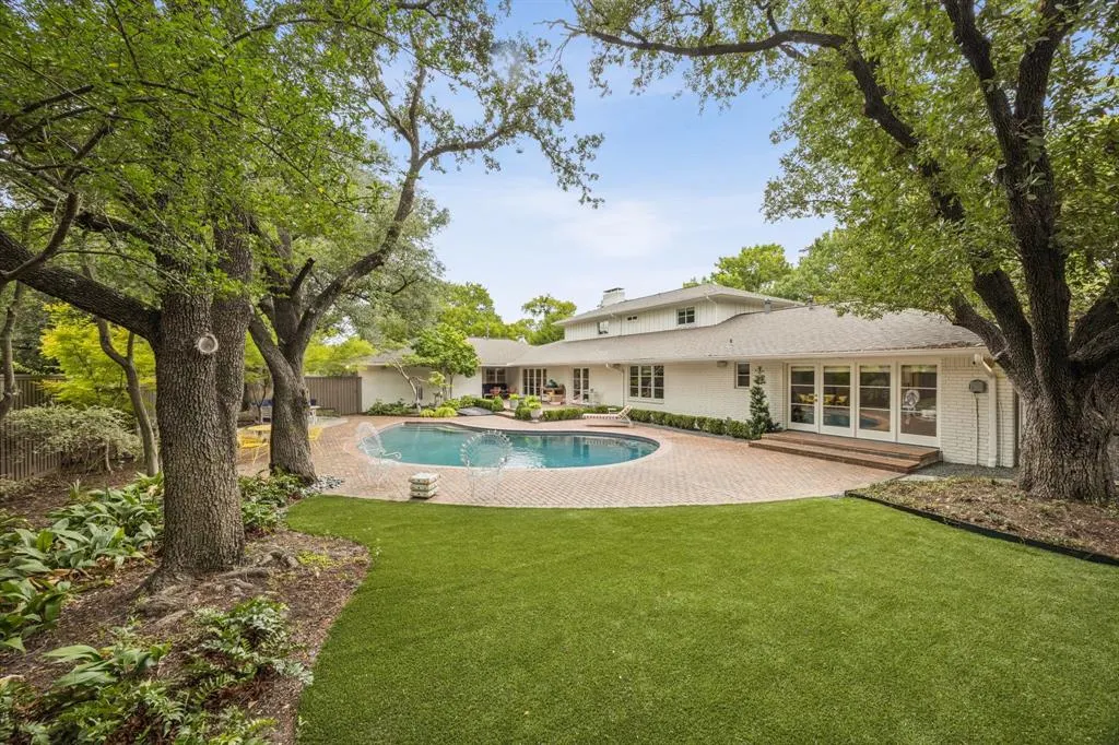 5212 Castlewood Road
