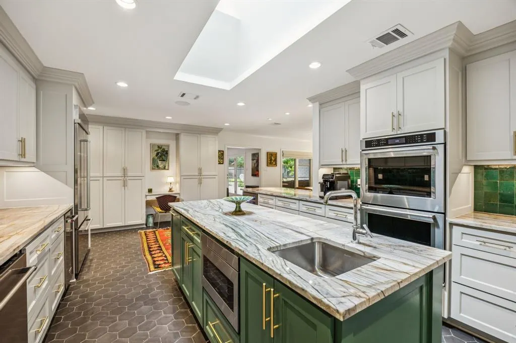 5212 Castlewood Road