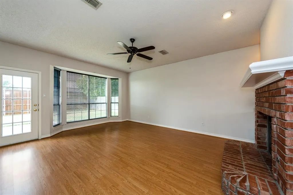 4917 Thorntree Drive