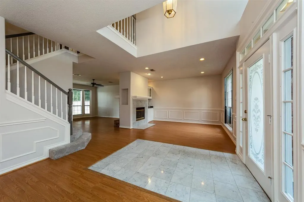 4917 Thorntree Drive