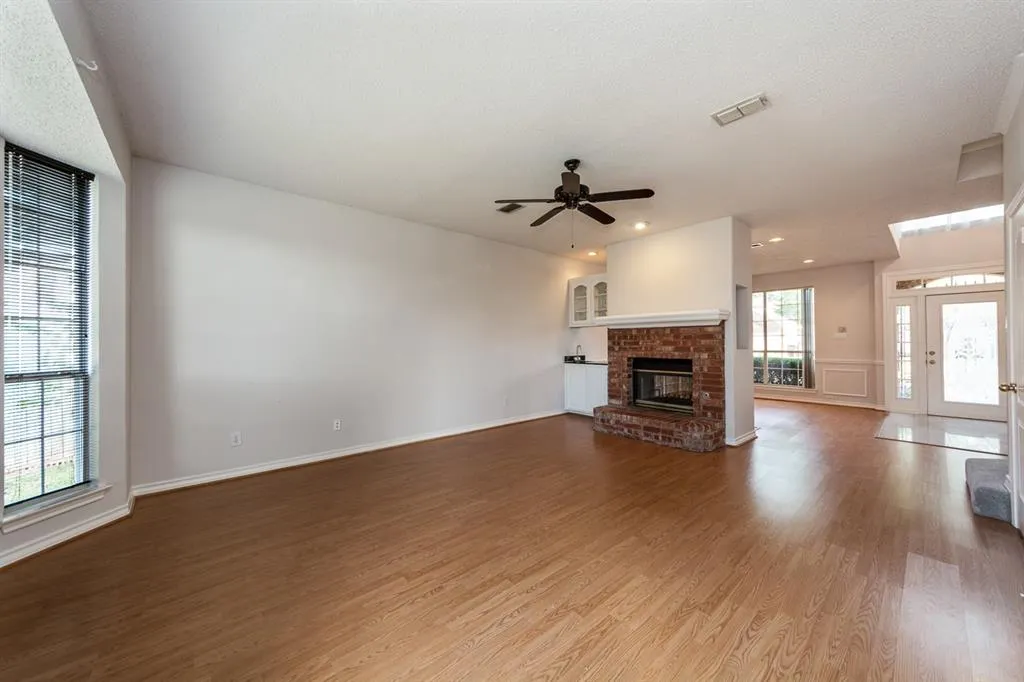 4917 Thorntree Drive