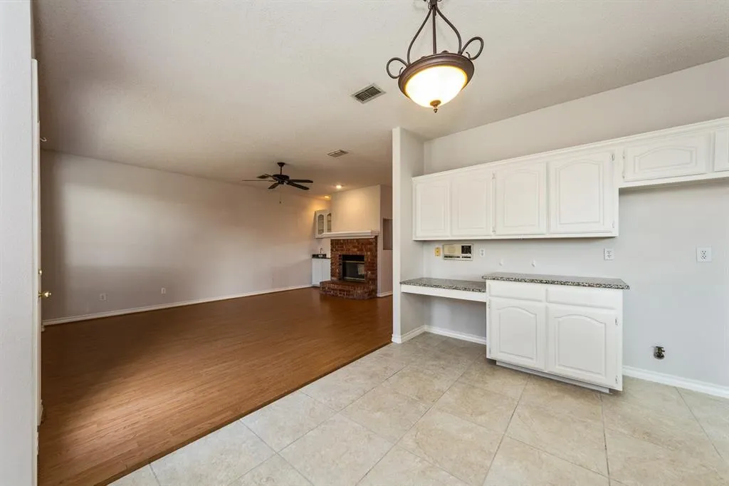 4917 Thorntree Drive