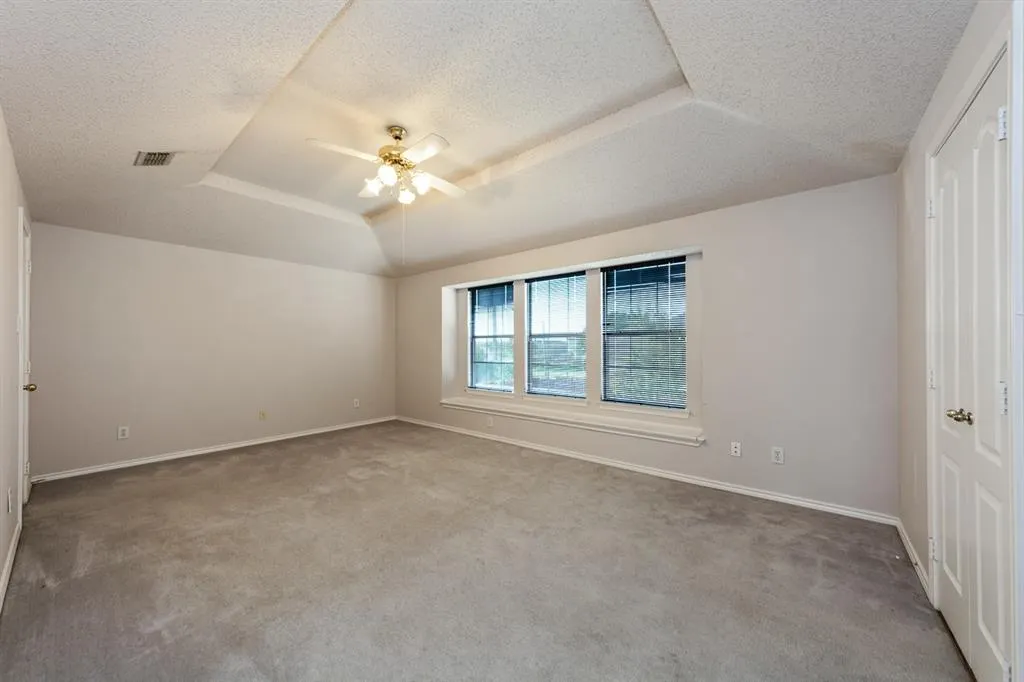 4917 Thorntree Drive