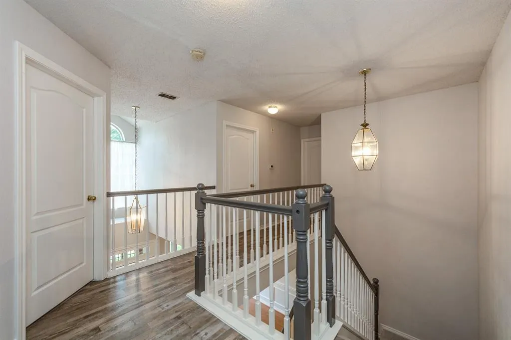 4917 Thorntree Drive