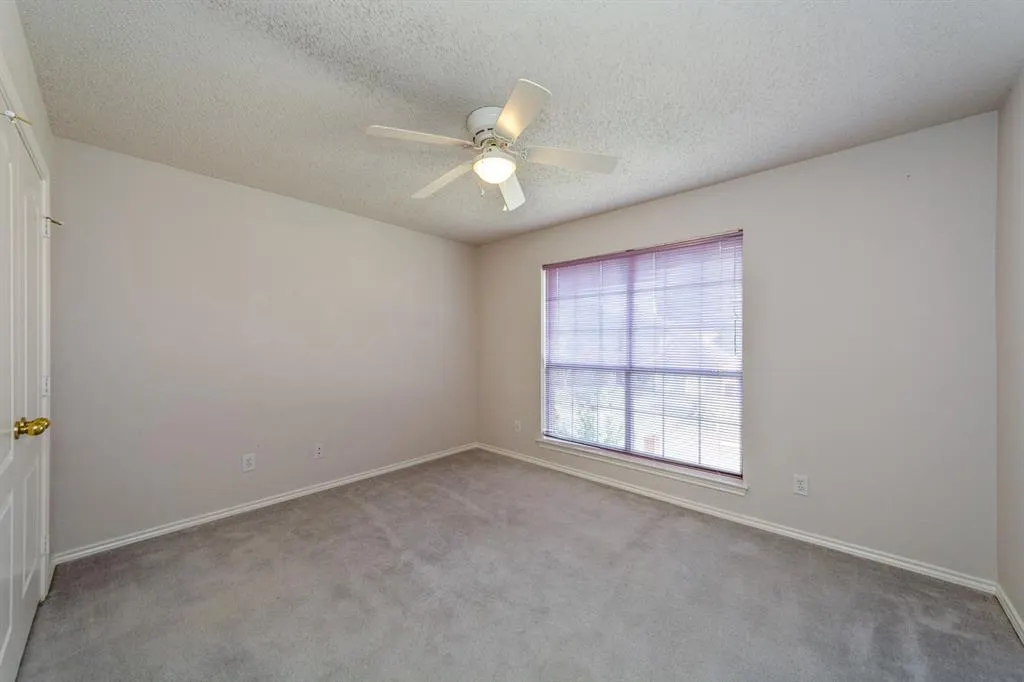 4917 Thorntree Drive