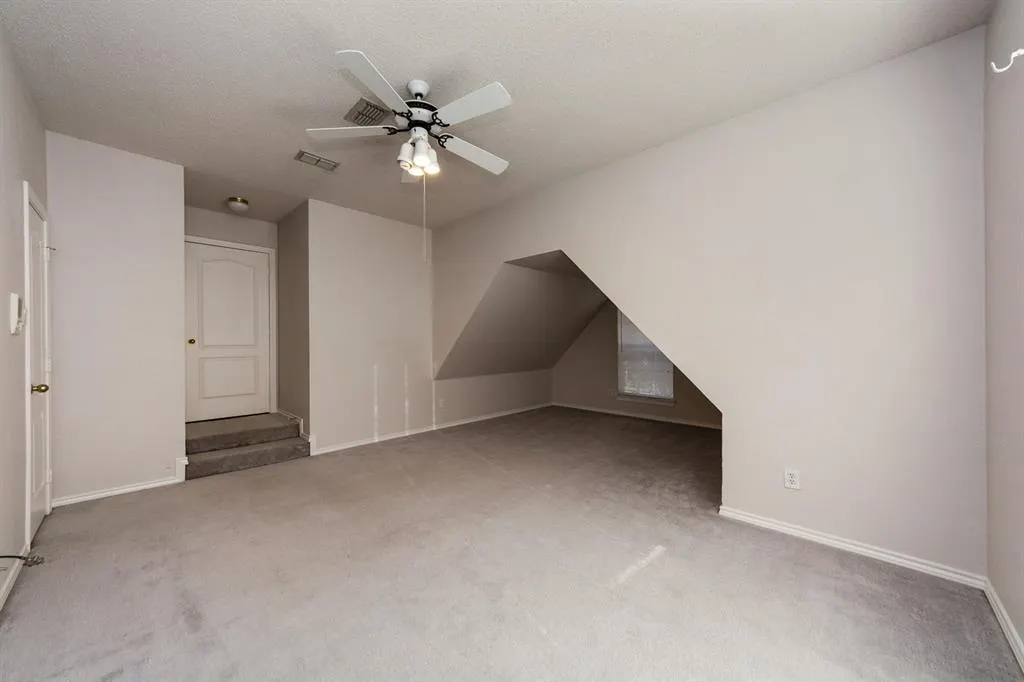 4917 Thorntree Drive