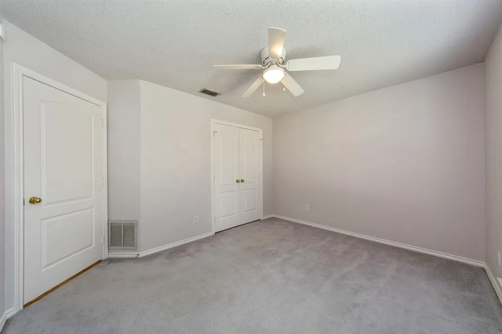4917 Thorntree Drive