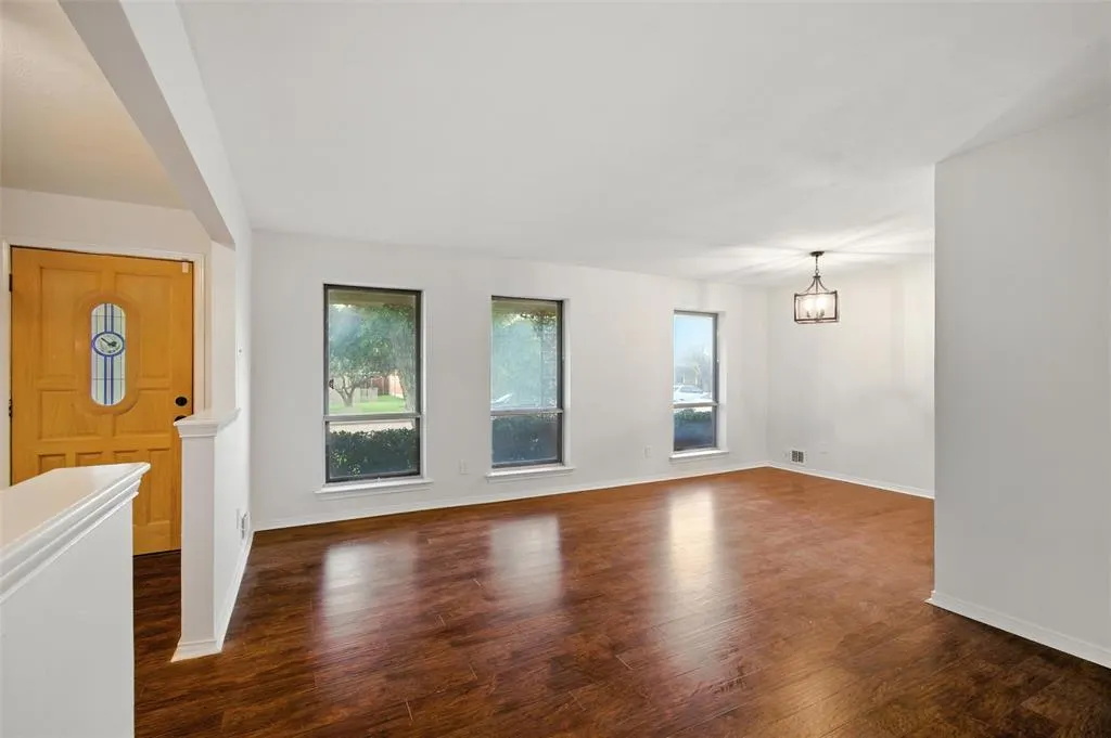 5823 Marview Lane
