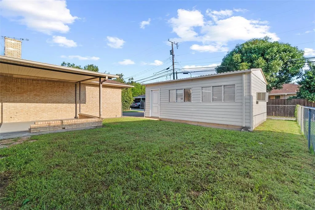 5823 Marview Lane