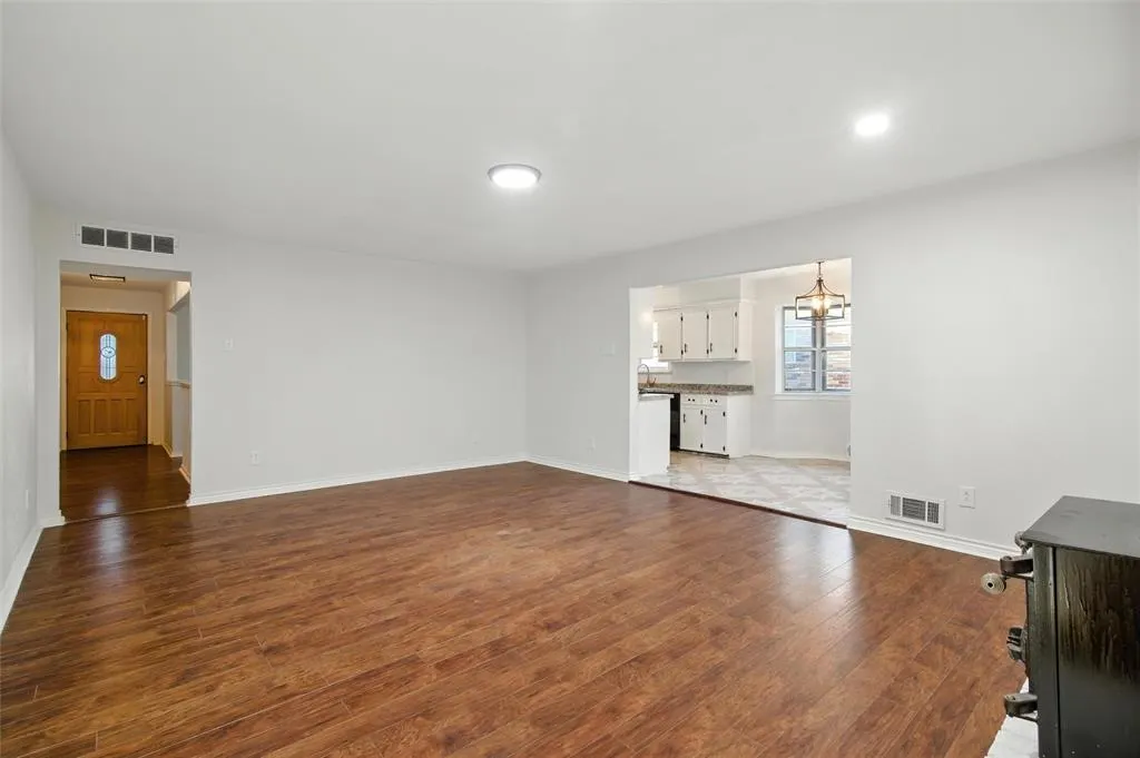 5823 Marview Lane