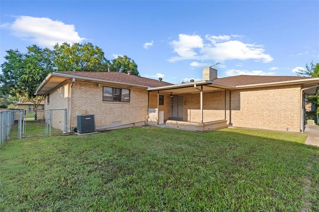 5823 Marview Lane