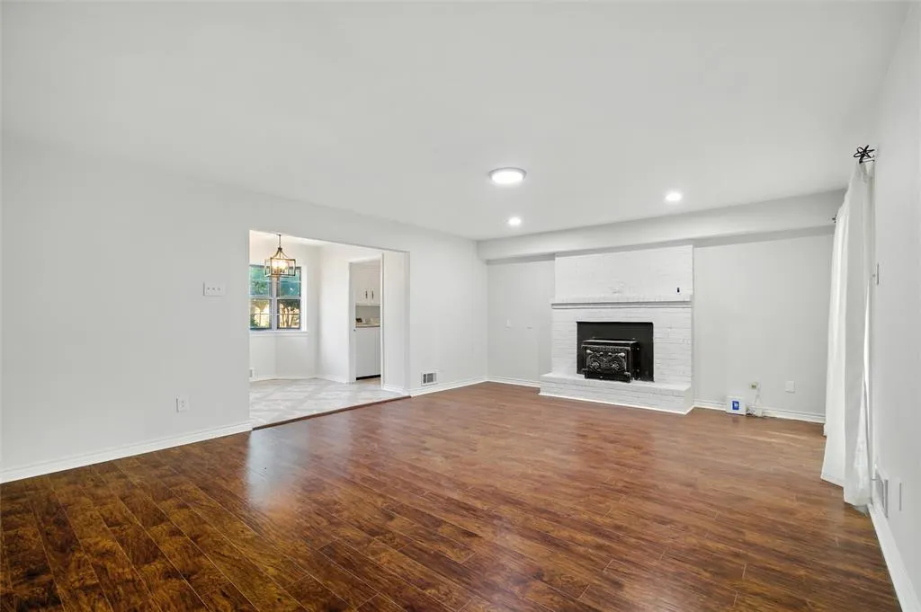5823 Marview Lane