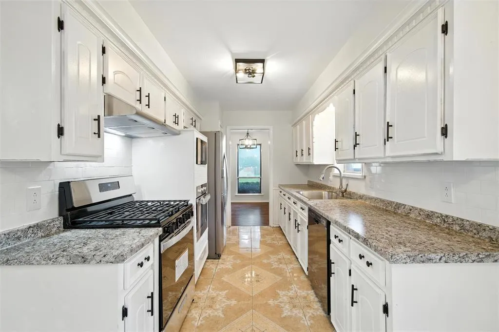 5823 Marview Lane