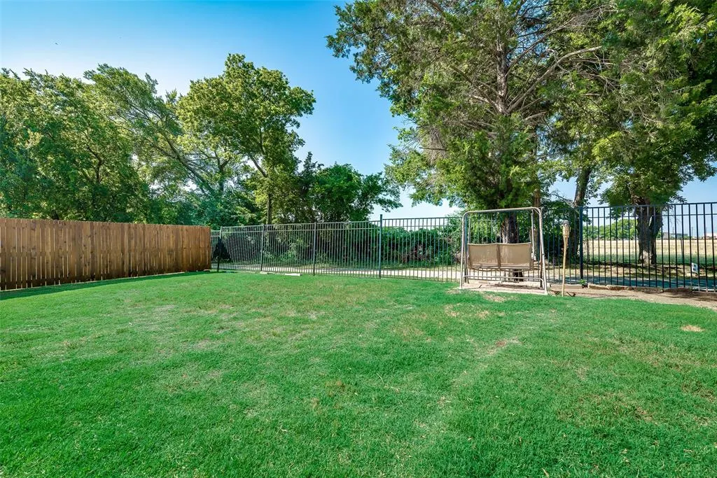 5501 Crestwood Drive