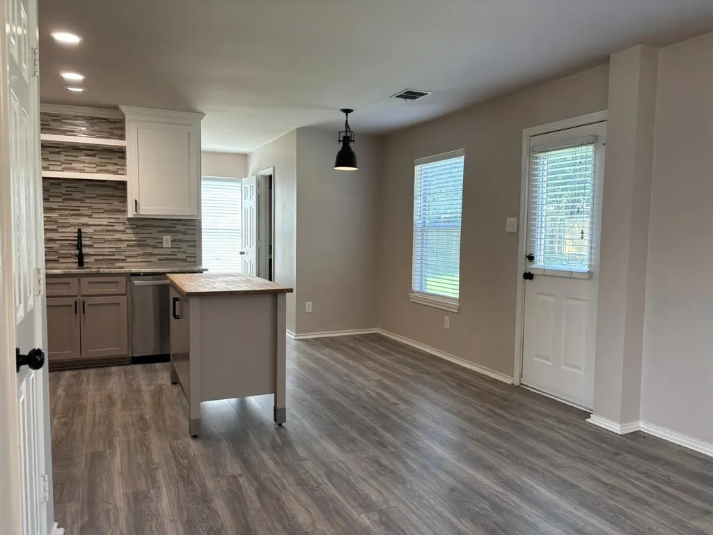 2703 Mountain View Drive