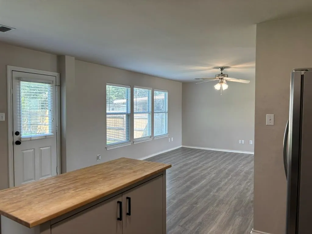 2703 Mountain View Drive