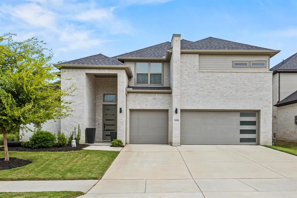 1900 Brentwood Lane
