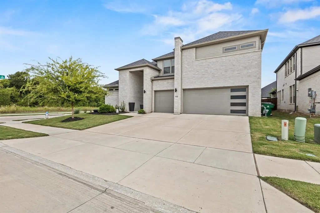 1900 Brentwood Lane