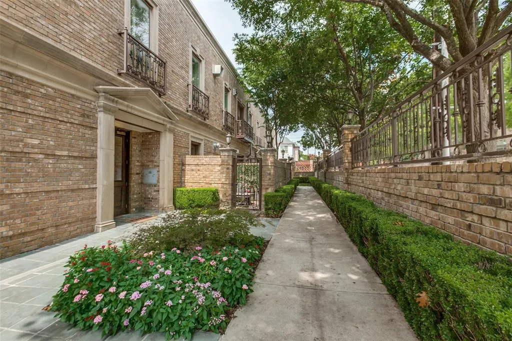 6625 Bandera Avenue, #1C