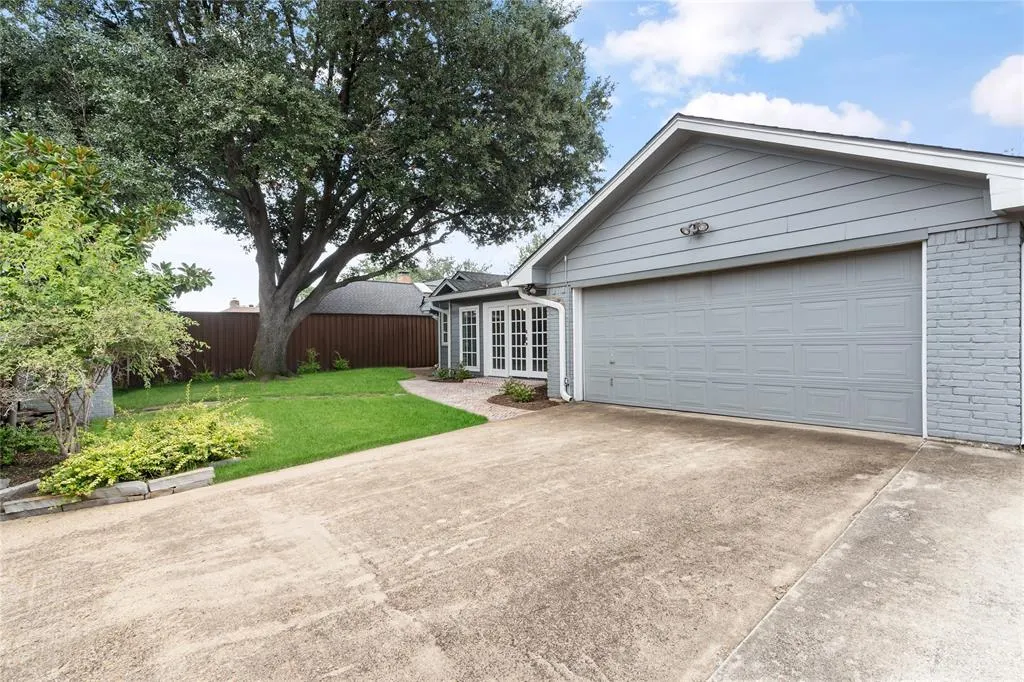 6135 Yellow Rock Trail