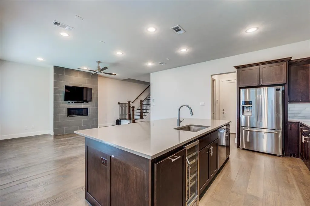 4119 Entrada Way
