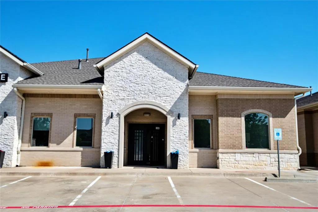 1020 W Exchange Parkway, #1130