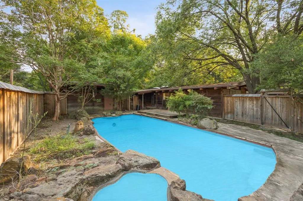 8924 Capri Drive