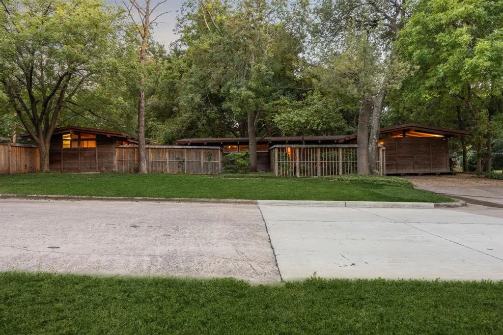8924 Capri Drive