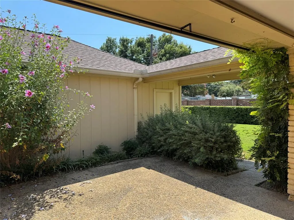 3784 Weeburn Drive