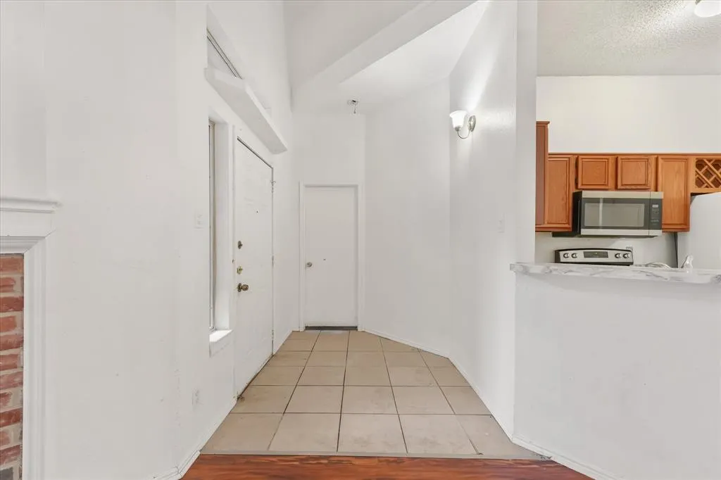 4215 Scarsdale Lane