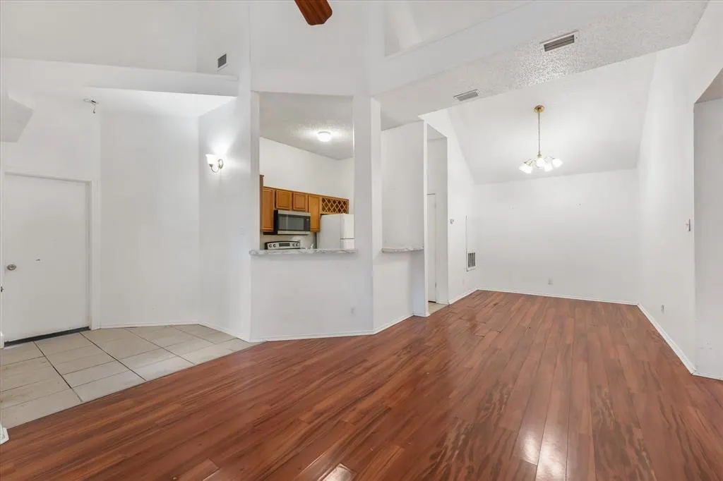 4215 Scarsdale Lane