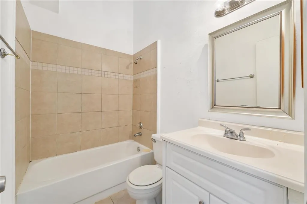 4215 Scarsdale Lane