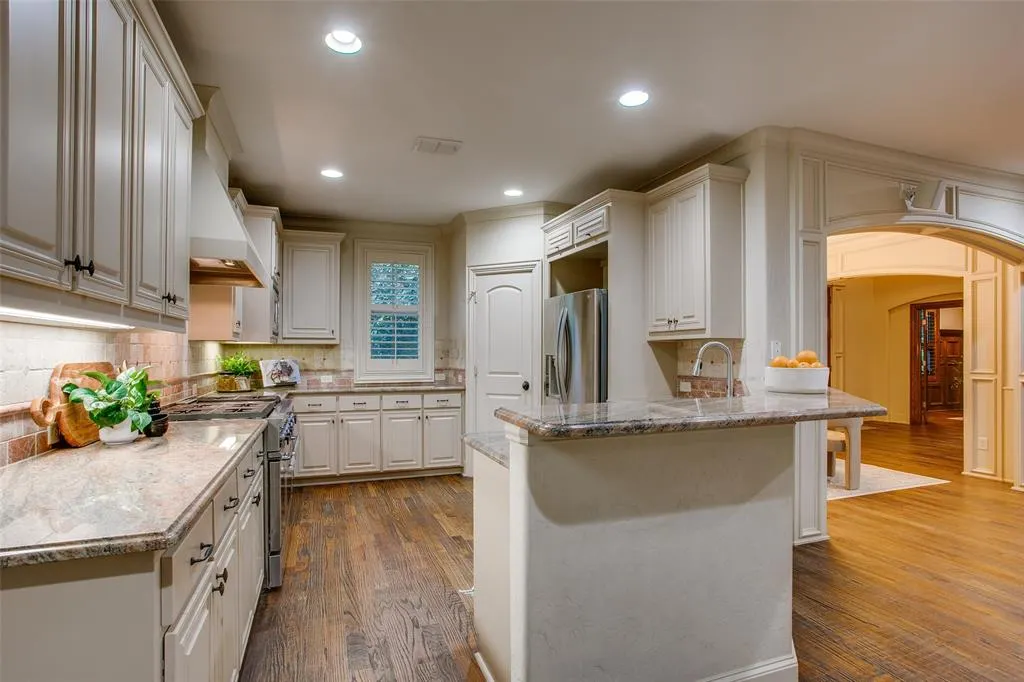 7238 Casa Loma Avenue