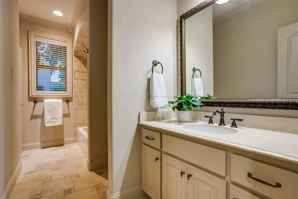 7238 Casa Loma Avenue