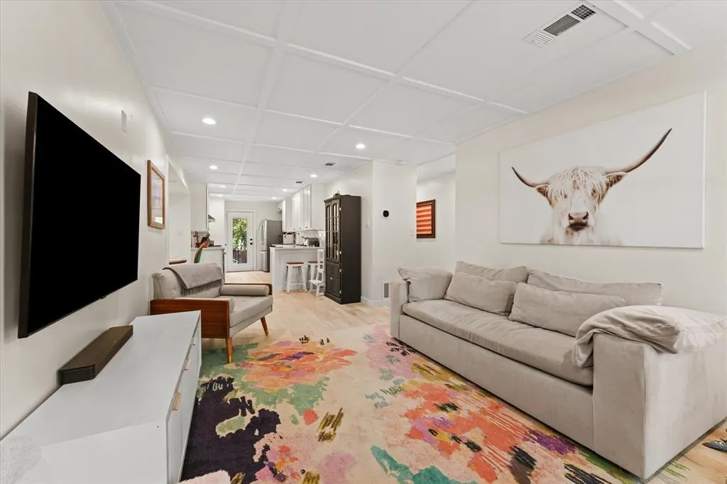8724 Rexford Drive