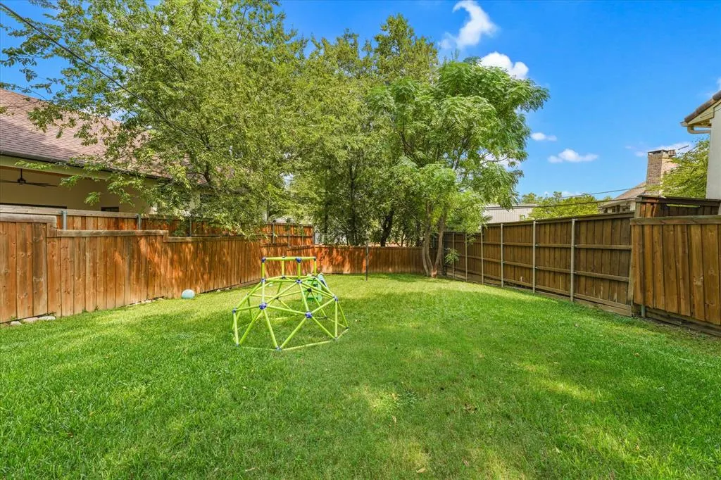 8724 Rexford Drive